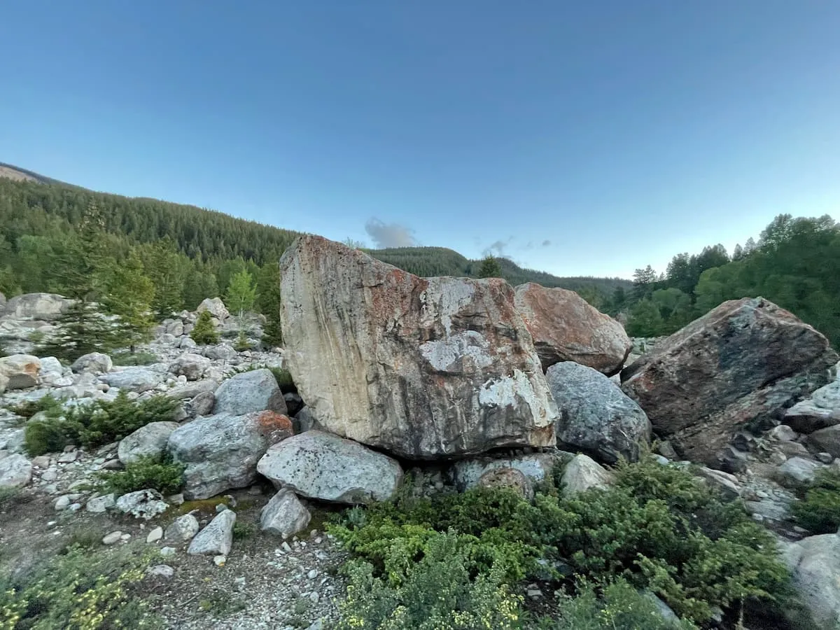 A general overview of the potential in this area. Lots of unsent boulders.