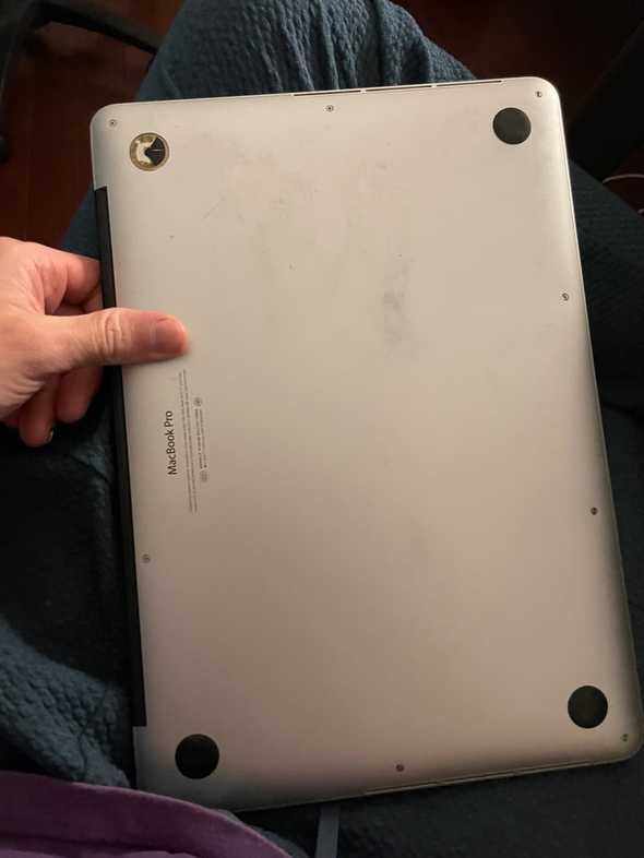 2015 laptop bottom